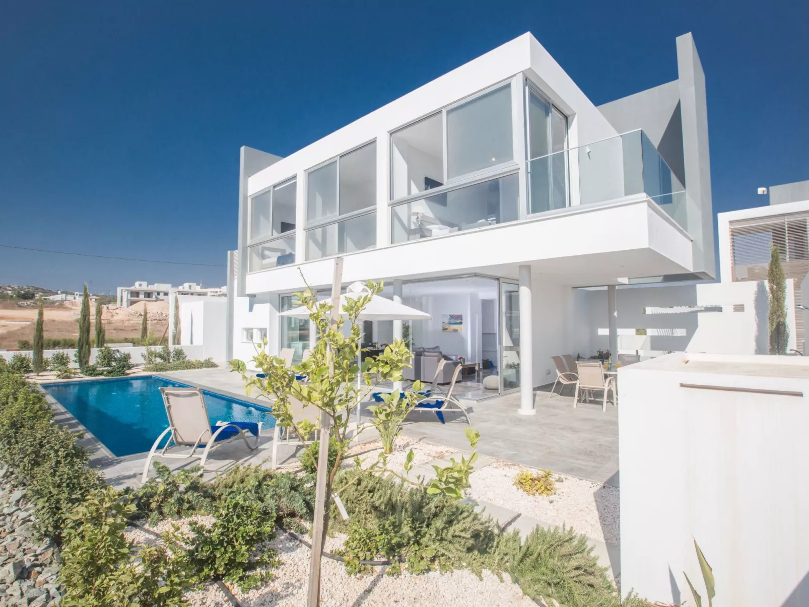 3-Schlafzimmer-Villa mit Pool in Protaras Zentrum - Image-tags.info