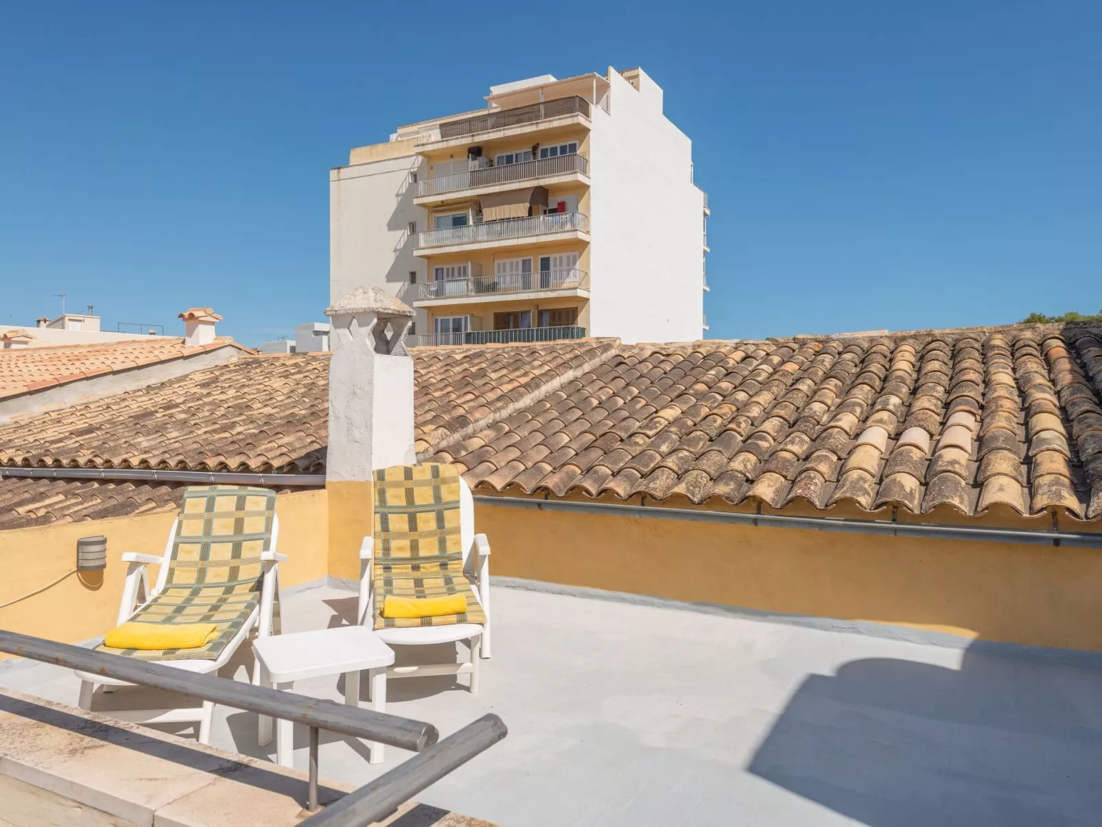 Gemütliches Stadthaus am Strand, 100 m vom Strand von Can Picafort entfernt - Image-tags.info