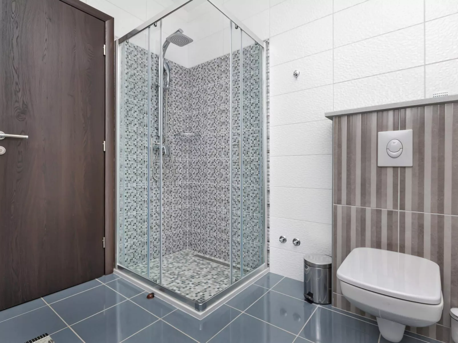 Villa Infinite mit Schwimmbad und Meerblick - Binnen