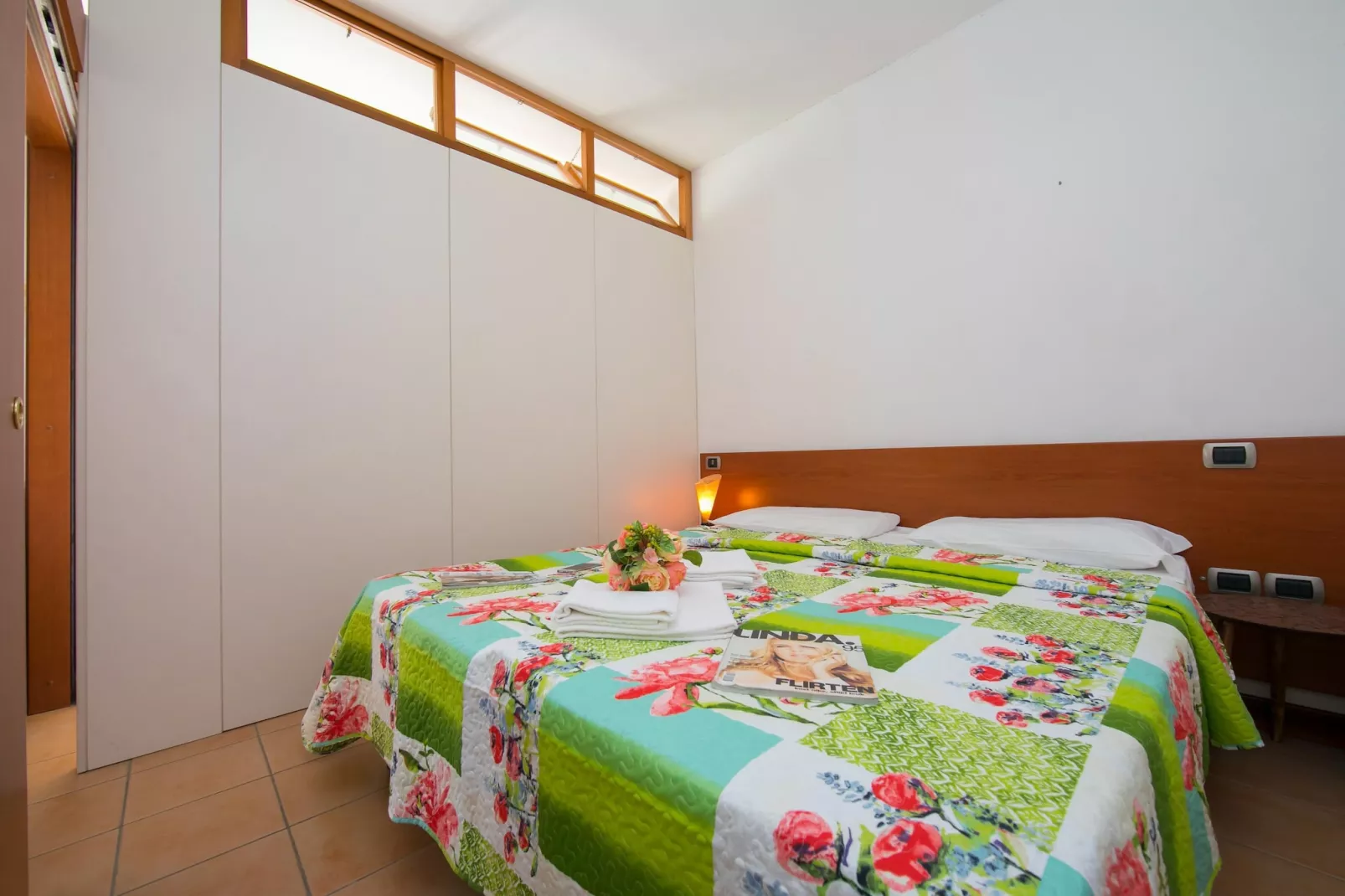 RESIDENCE PORTO LETIZIA - PALACE-1ROOM APT 4 PAX LAKE VIEW PLUS 8205 - P1LP4 - Slaapkamer