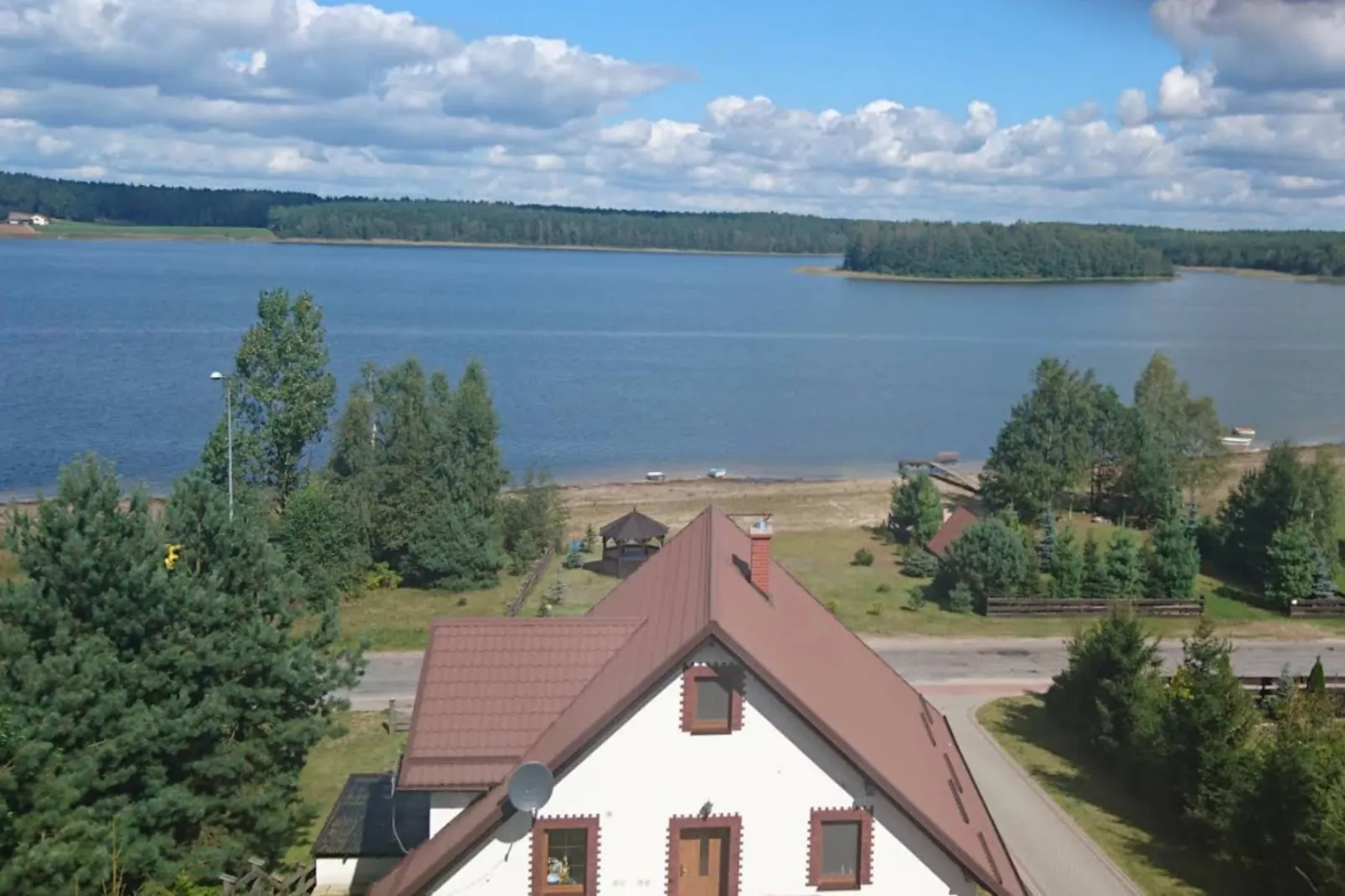 Apartament wakacyjny w Kiedrowicach dla max 5 osób-Buitenkant zomer