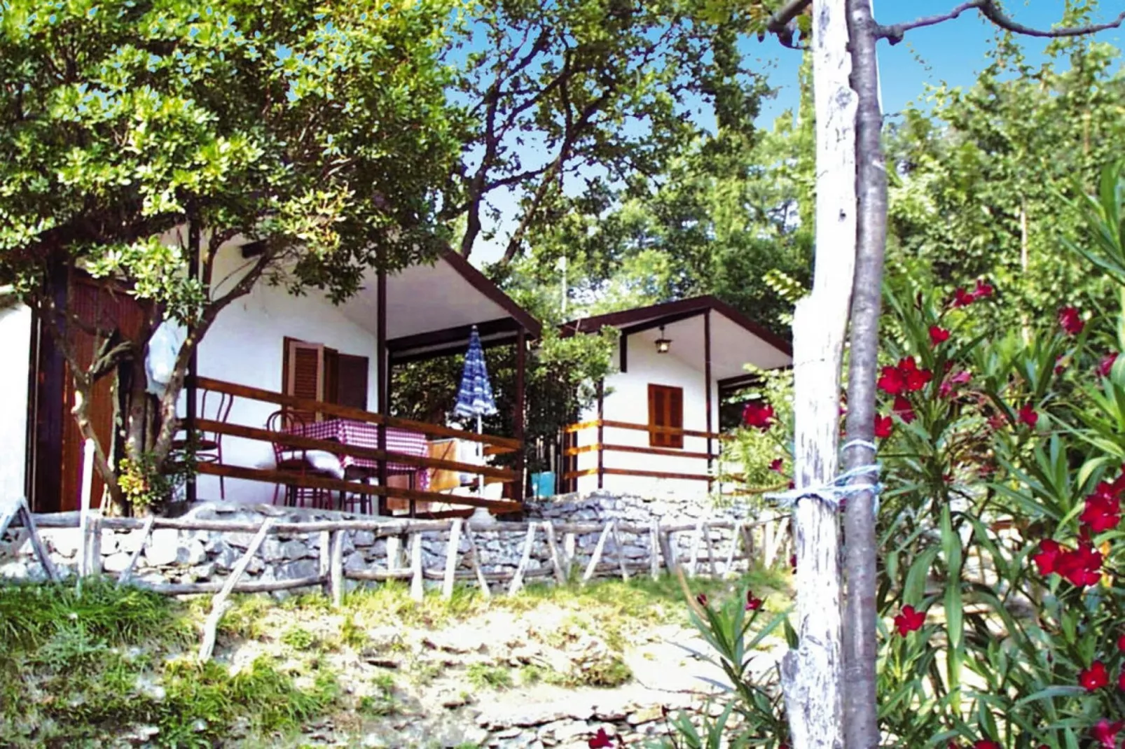 Ferienresort C'era Una Volta Villanova d'Albengo - Type B4 mit Veranda ca 27 qm - Buitenlucht