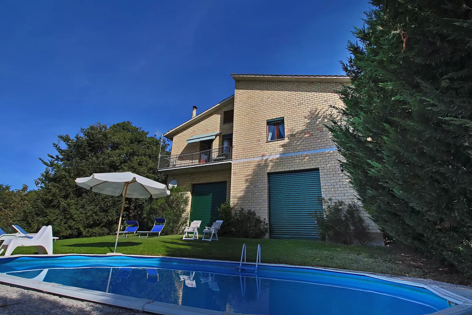 Villa Arianna-Buitenkant zomer