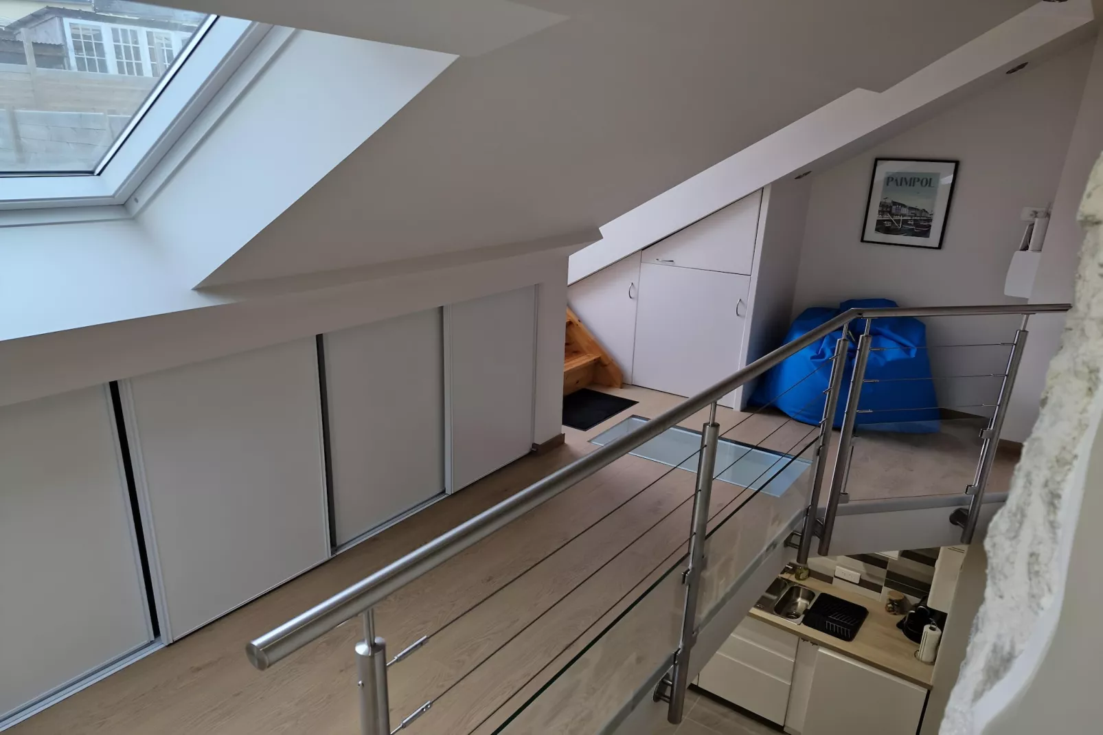 Maison de ville avec terrasse/jardin Guerlesquin - Overloop