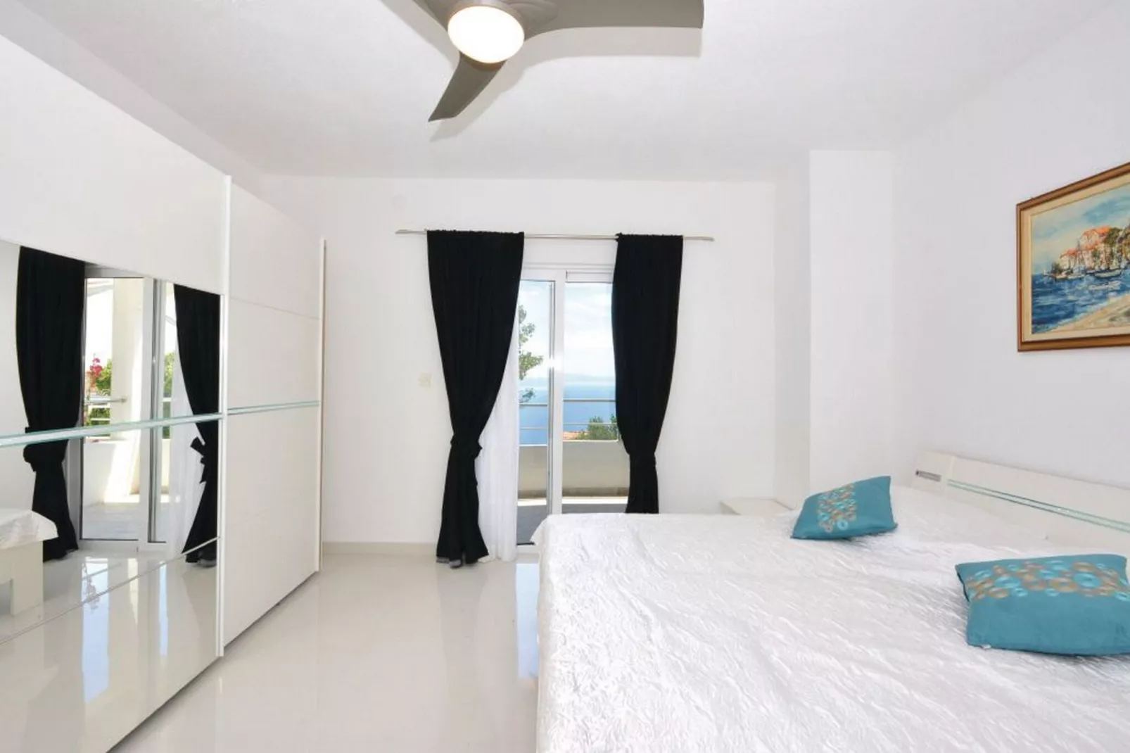 Villa Blanka - Six Bedroom Villa with Swimming Pool and Sea View-Slaapkamer