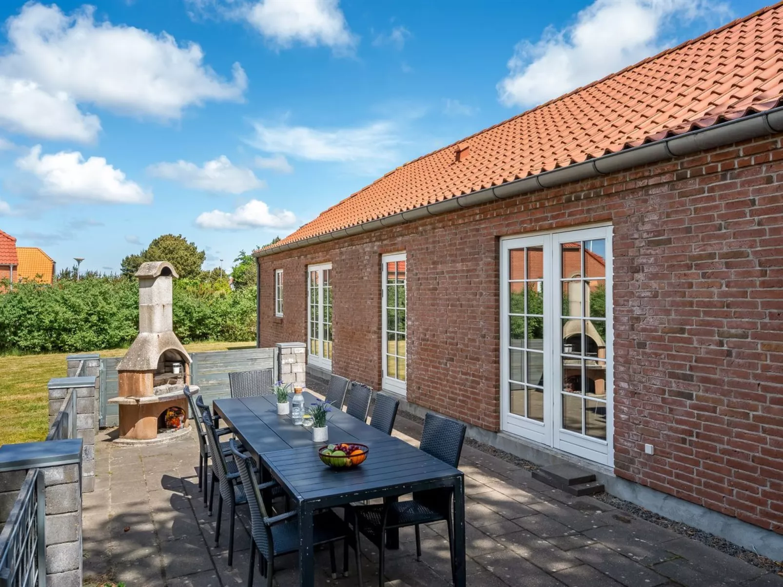 "Sod" - 3.2km from the sea - Buiten