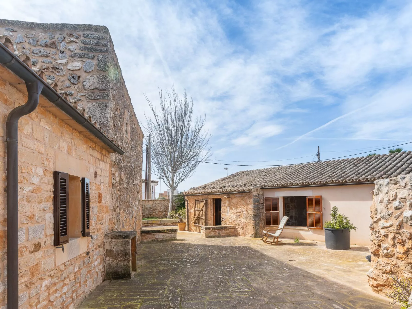 Petita des Llombards - Buiten