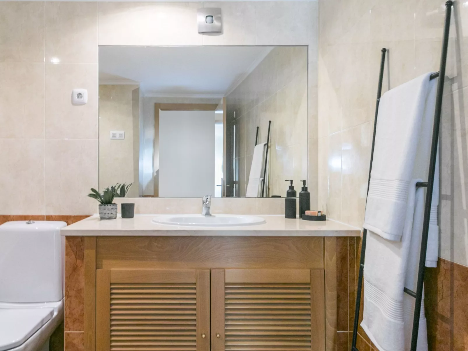 The Metropolitan- Premium-Wohnung mit Balkon, Parkplatz - Image-tags.info