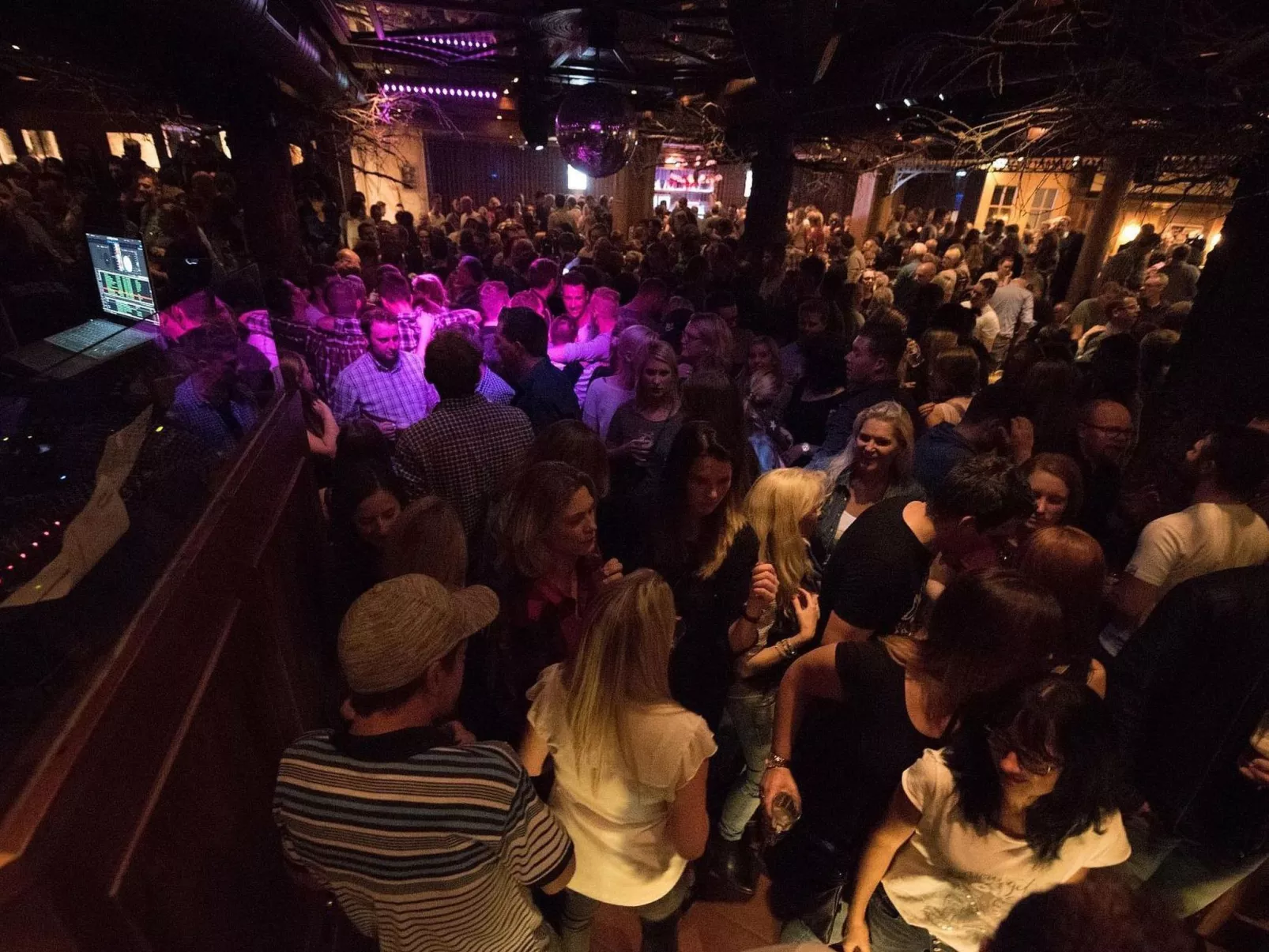 Renovierte Wohnung in Schwalefeld mit Garten, Terrasse und Grill - Image-tags.info