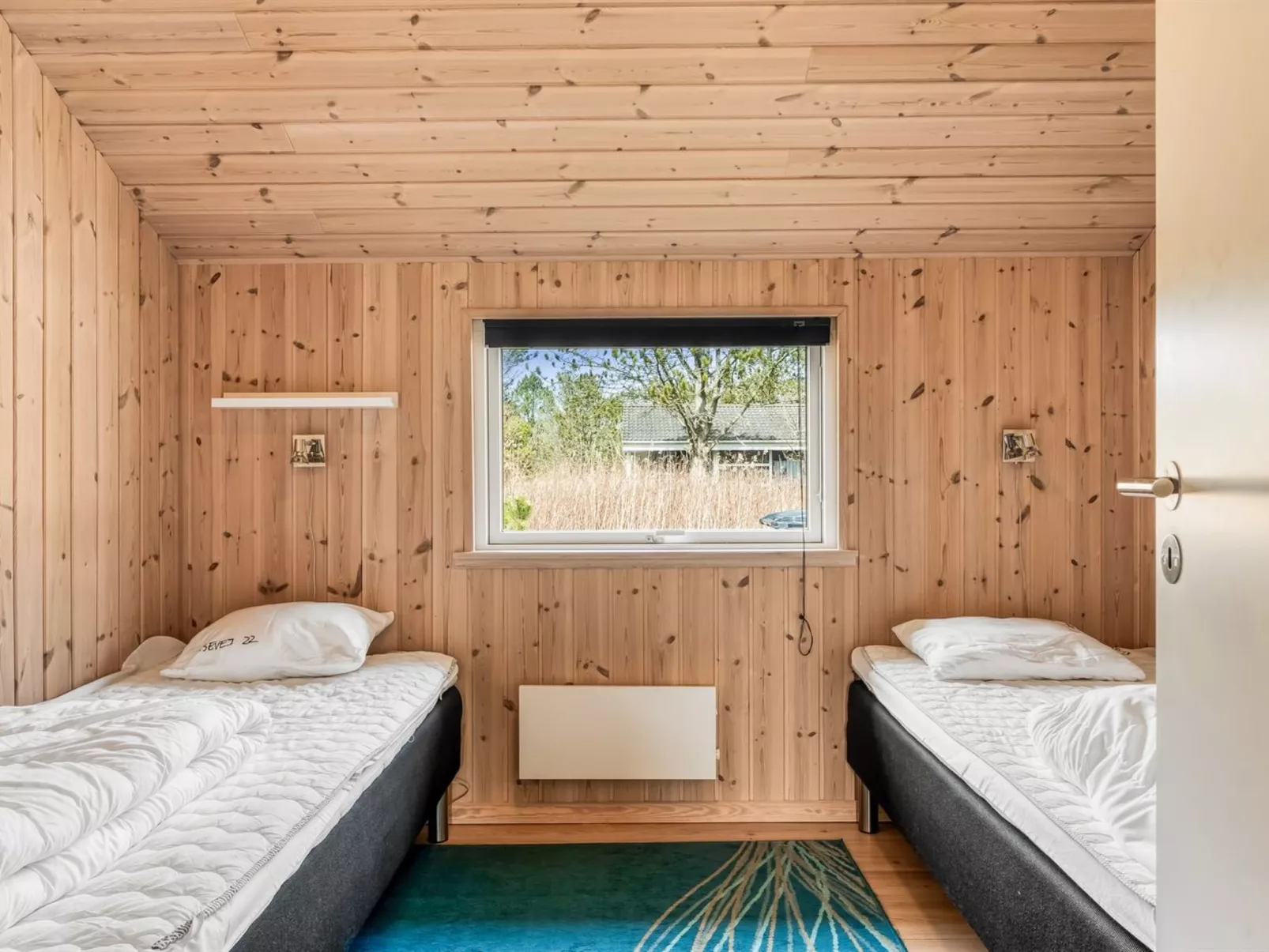 "Botwith" - 2.8km from the sea - Binnen