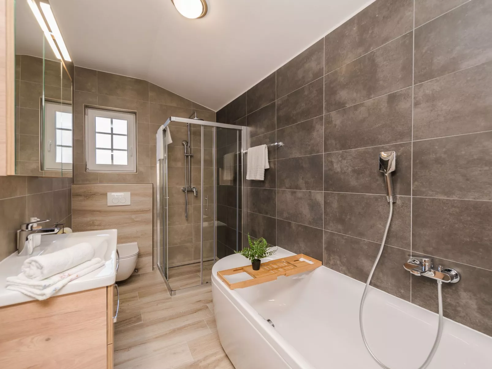 Neue Steinvilla mit beheiztem Pool in Strandnähe - Image-tags.info