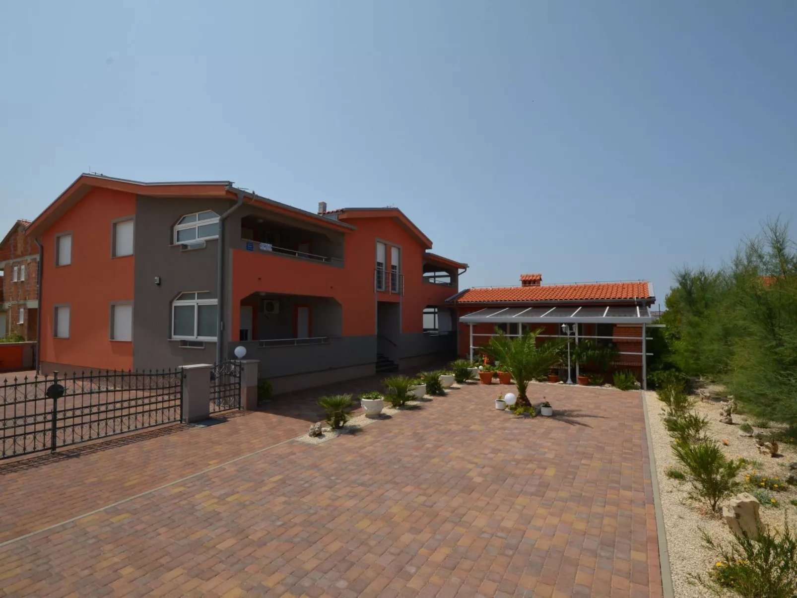 Apartment Komljen 2 - Image-tags.info