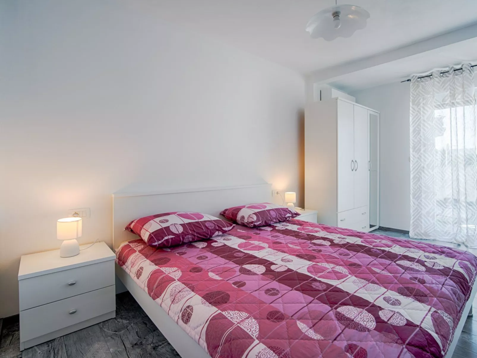 Schönes Haus in Pinezići mit privatem Parkplatz - Image-tags.info