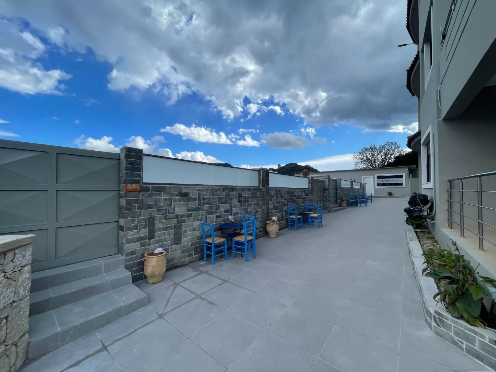 Athena PoolFront - Image-tags.info