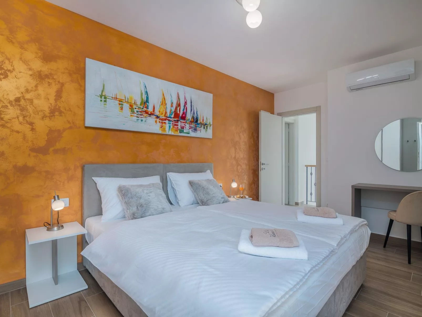 Luxuriöse Villa mit Salzwasserpool in einer ruhigen Gegend - Image-tags.info