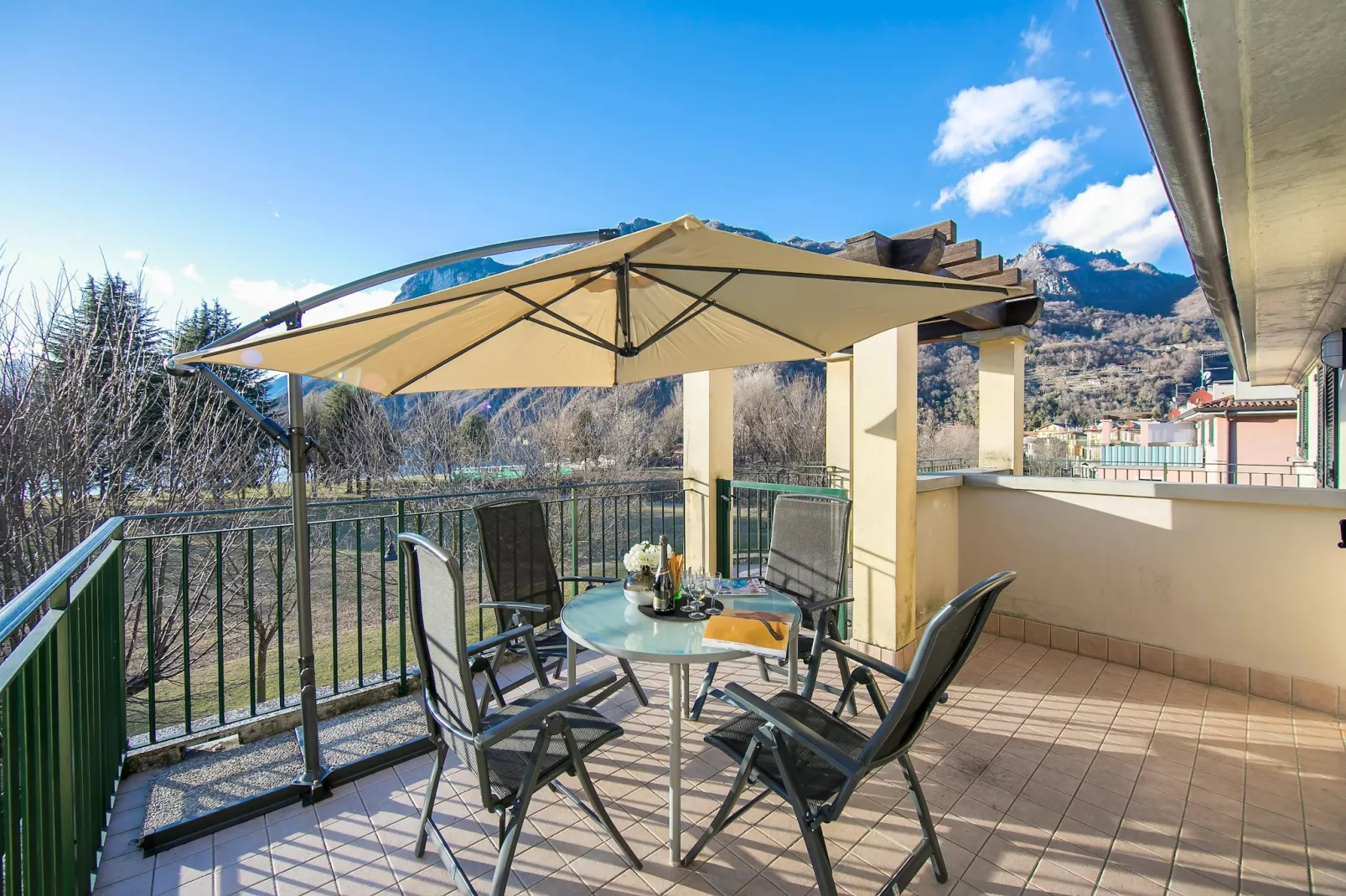 RESIDENCE PORTO LETIZIA - VILLAS-STUDIO 4 PAX VISTA LAGO PLUS 8213 - VSLP4 - Terrasbalkon