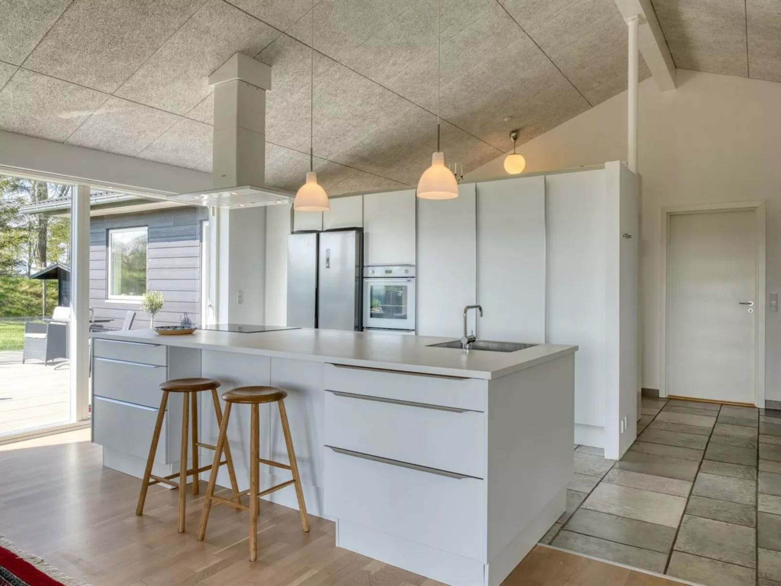 "Elissa" - 50m to the fjord-Binnen