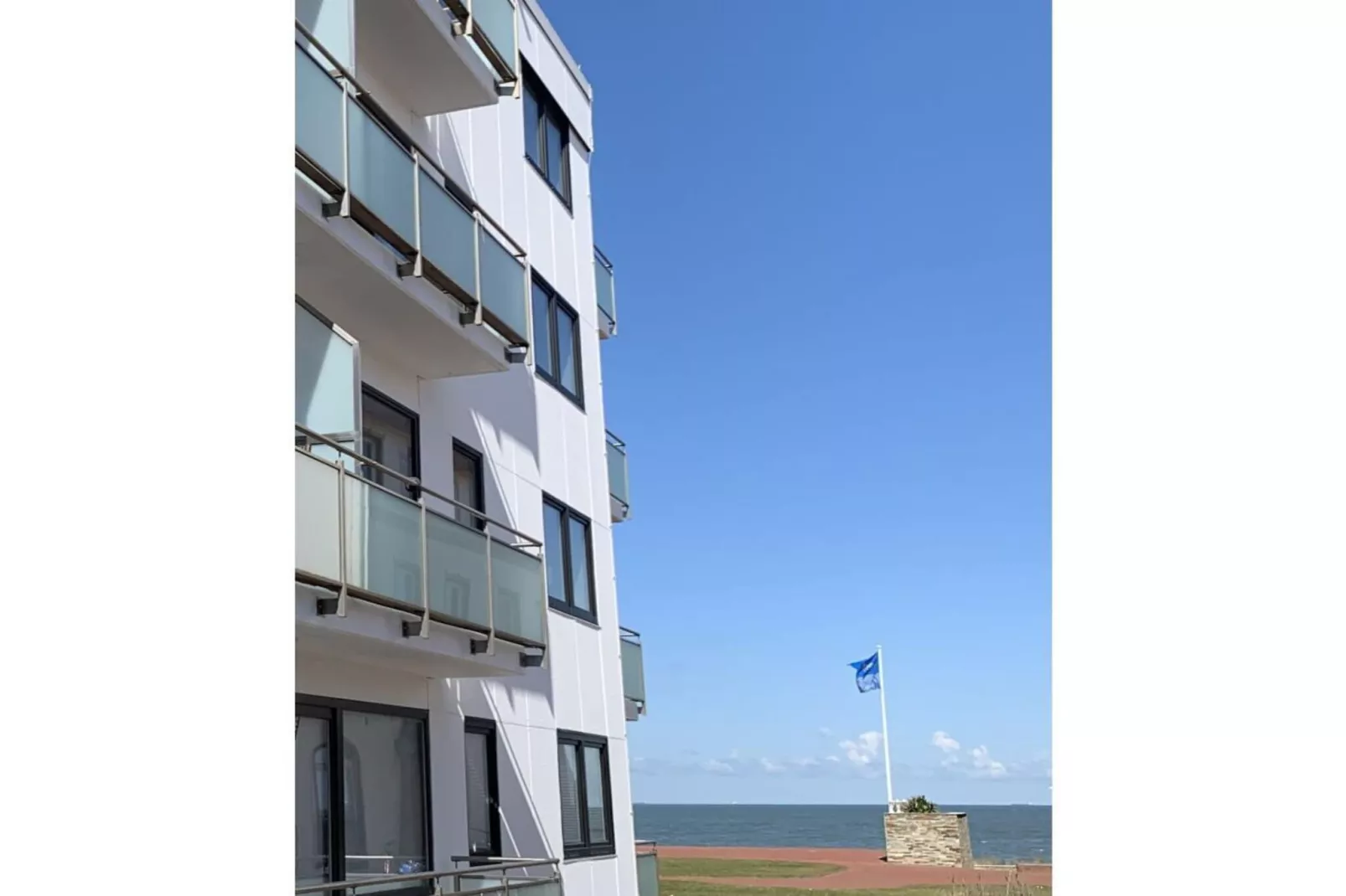 435321-Buitenkant zomer