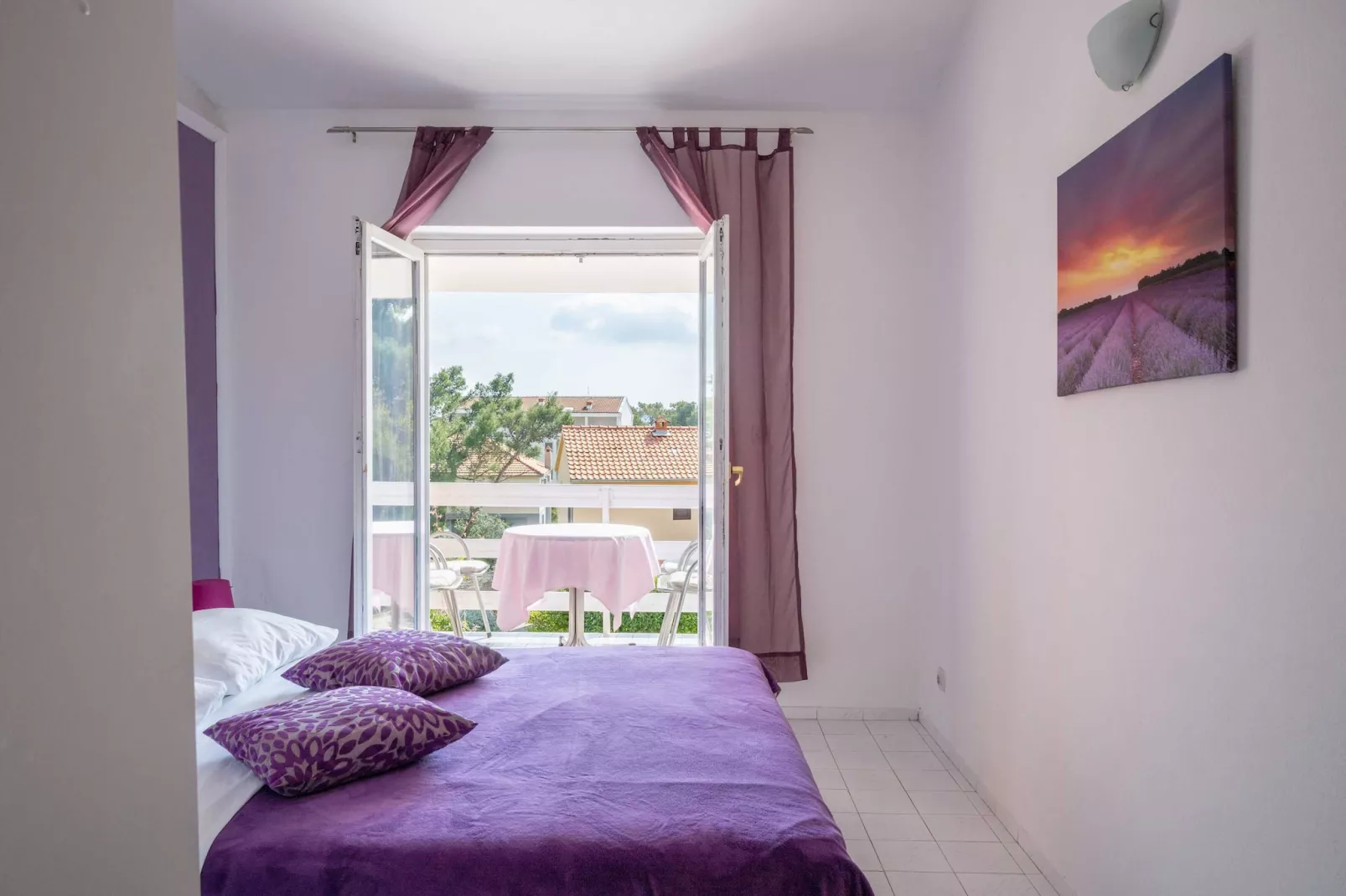 LaidBack Apartments - One Bedroom Apartment with Balcony and Sea View (Lavander) - Slaapkamer
