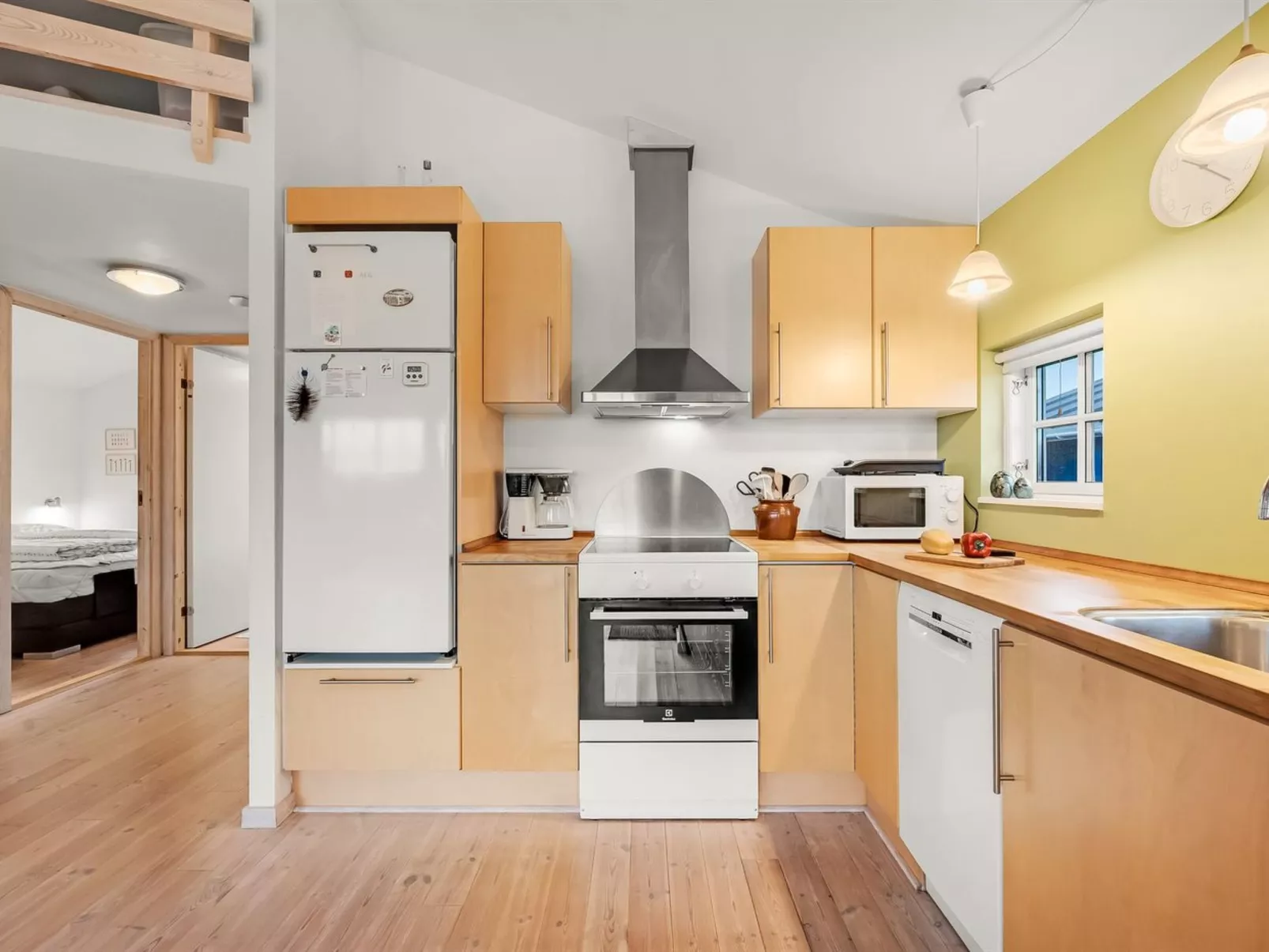 "Binta" - 300m to the fjord - Binnen