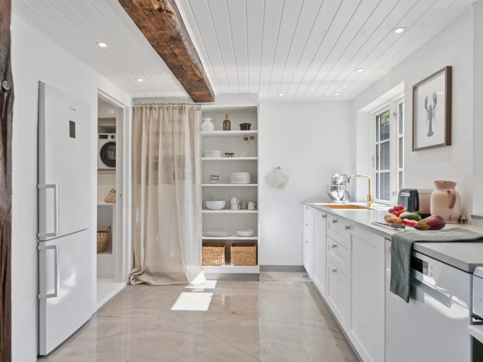 "Thrym" - 2.5km from the sea - Binnen