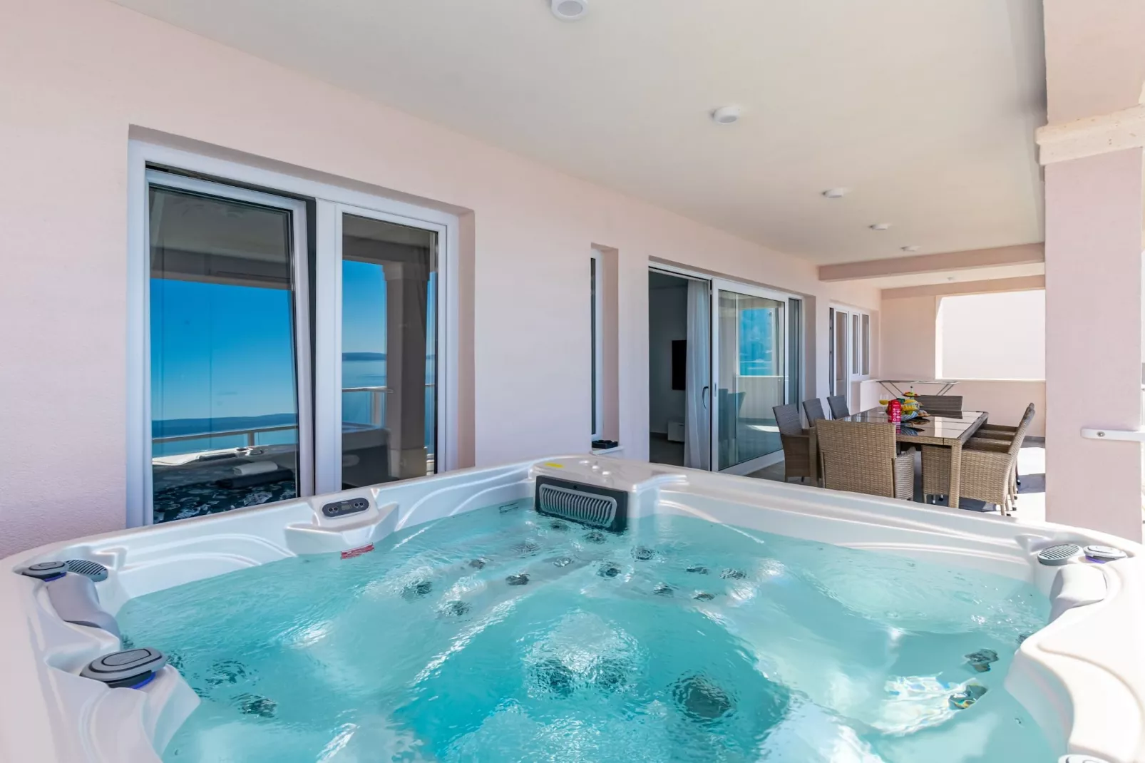 Apartments Hope (Dugi Rat) - Three-Bedroom Apartment with Jacuzzi  (Stanko) - Spa