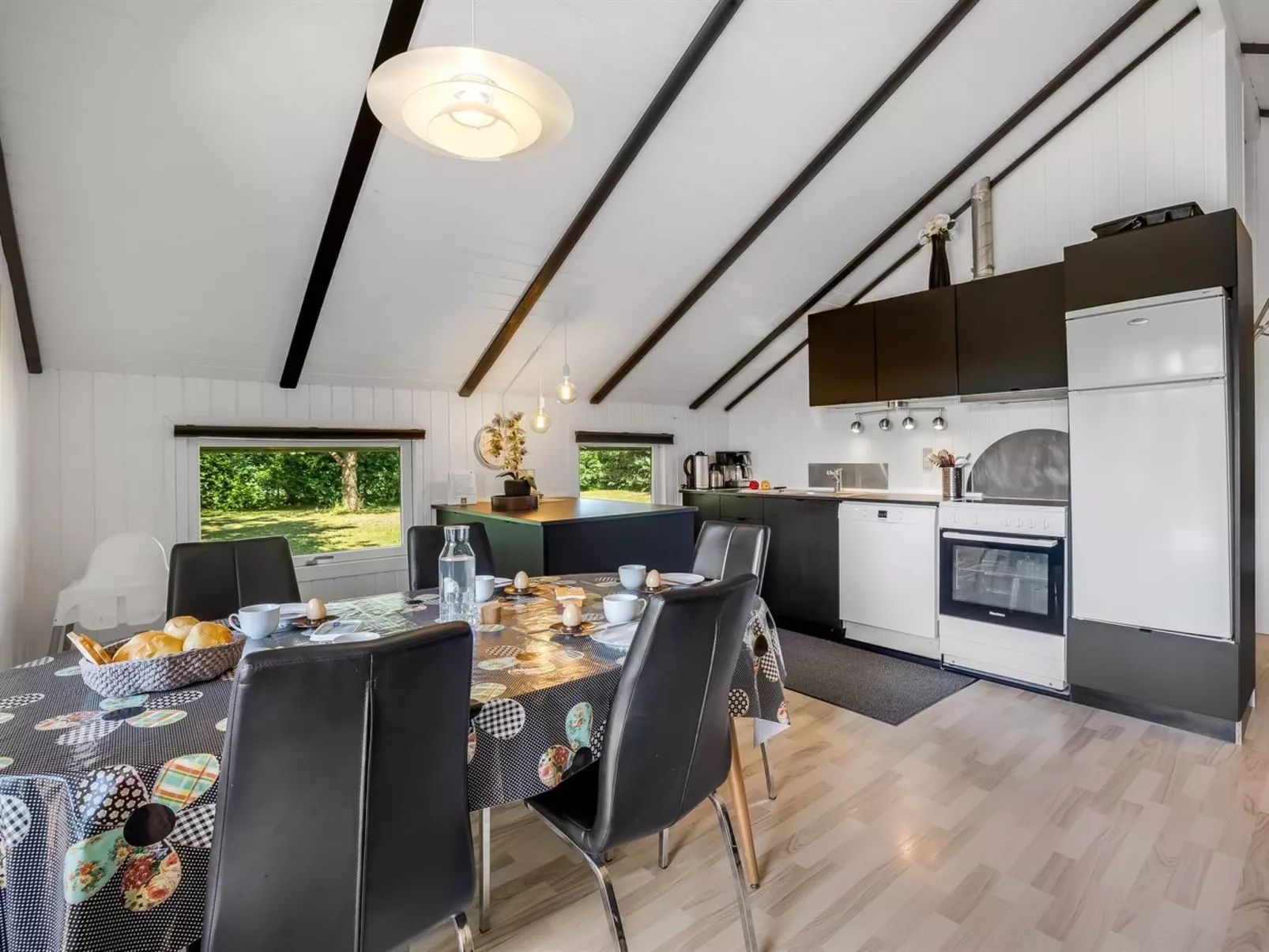 "Yarla" - 500m to the fjord-Binnen