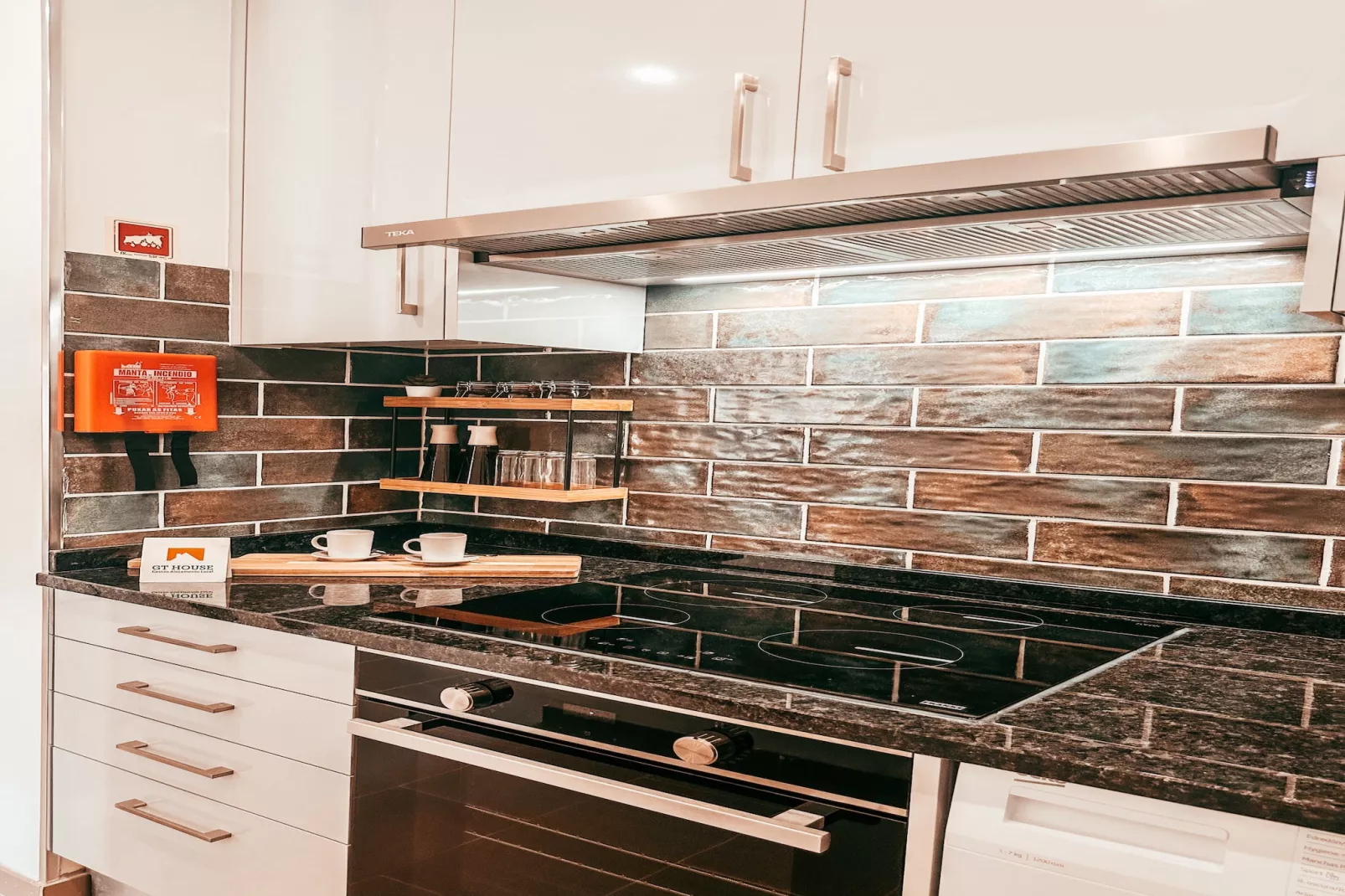 Cosy Apartment Queluz By Gt House-Keuken