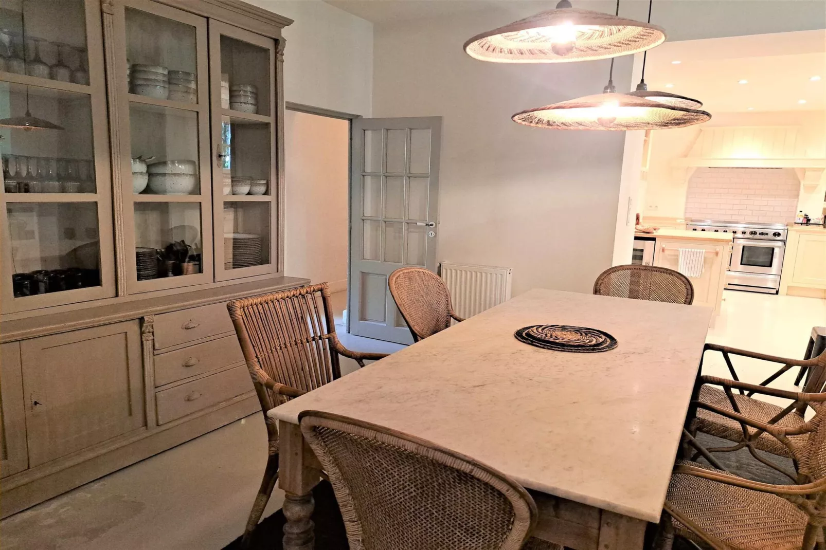 Mas Maillane demeure du XVIIIe entièrement rénové-Eetkamer