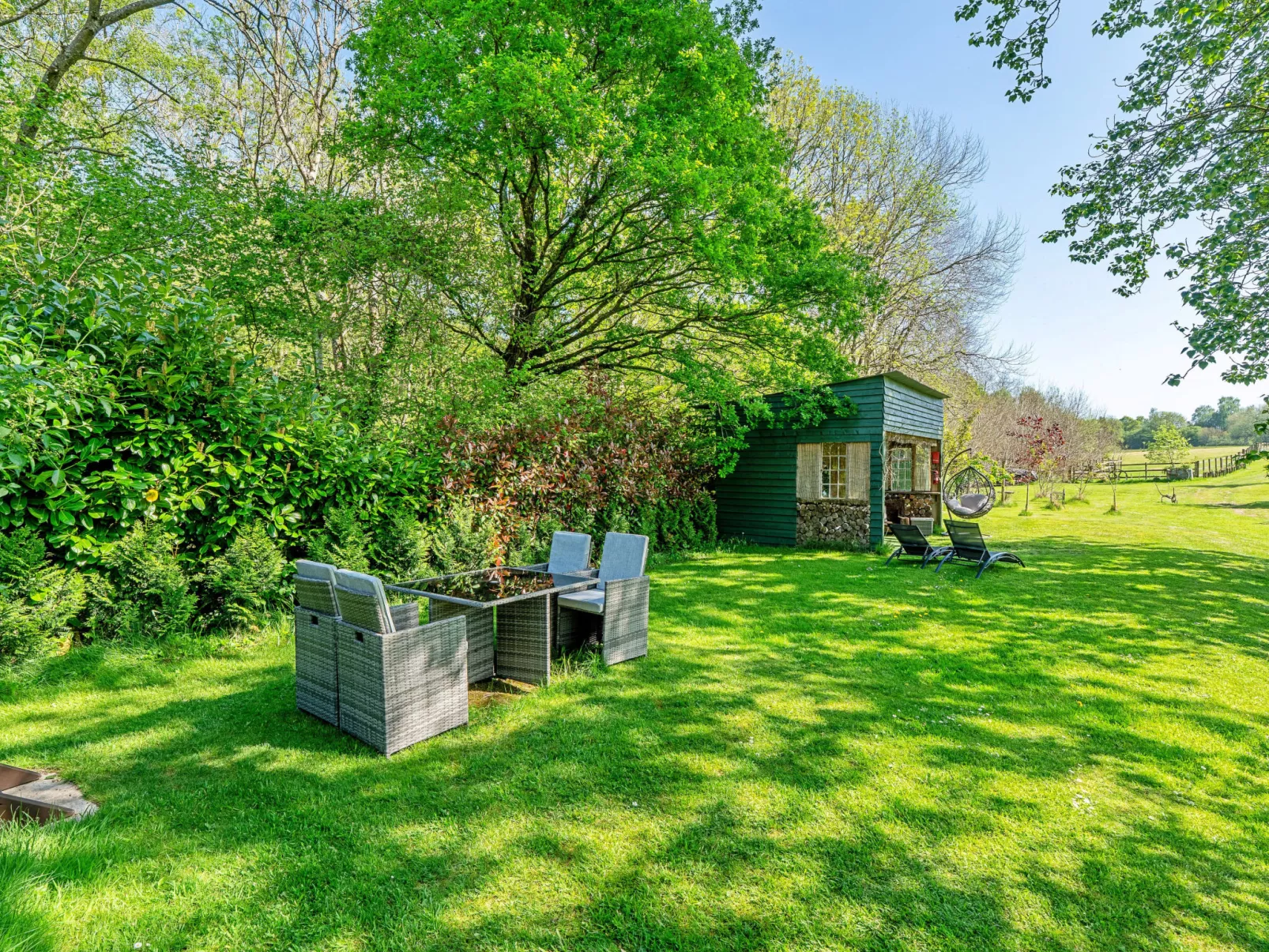 Shepherd's Hut at Hilltop Farm - Binnen