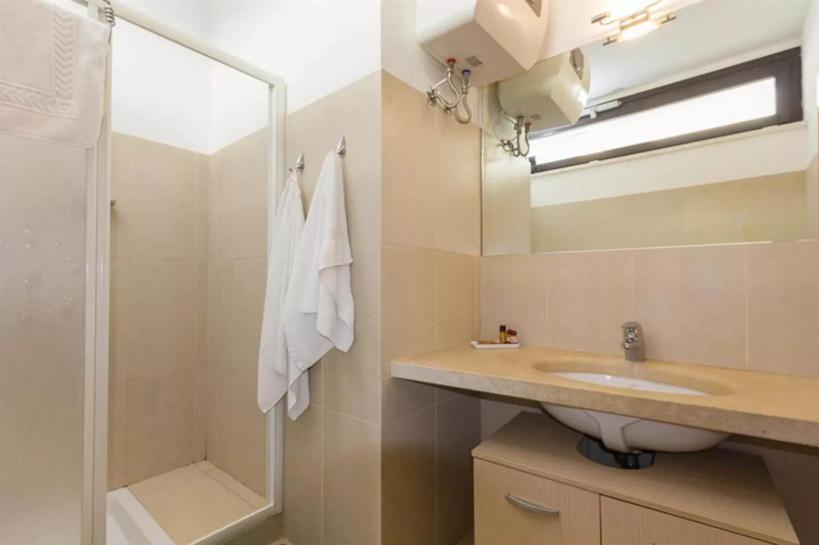 KAMENA RESIDENCE APARTMENT / APARTMENT 2 BEDROOMS-Badkamer