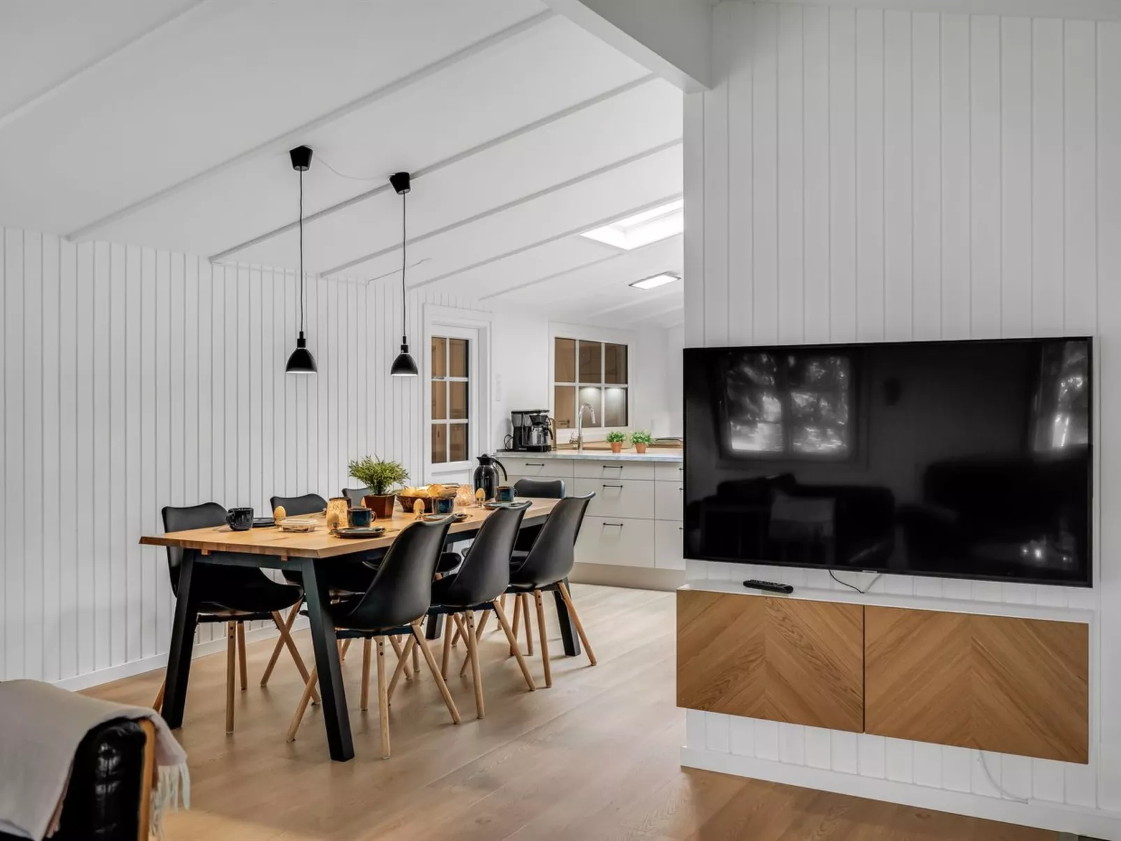 "Mena" - 10km from the sea-Binnen