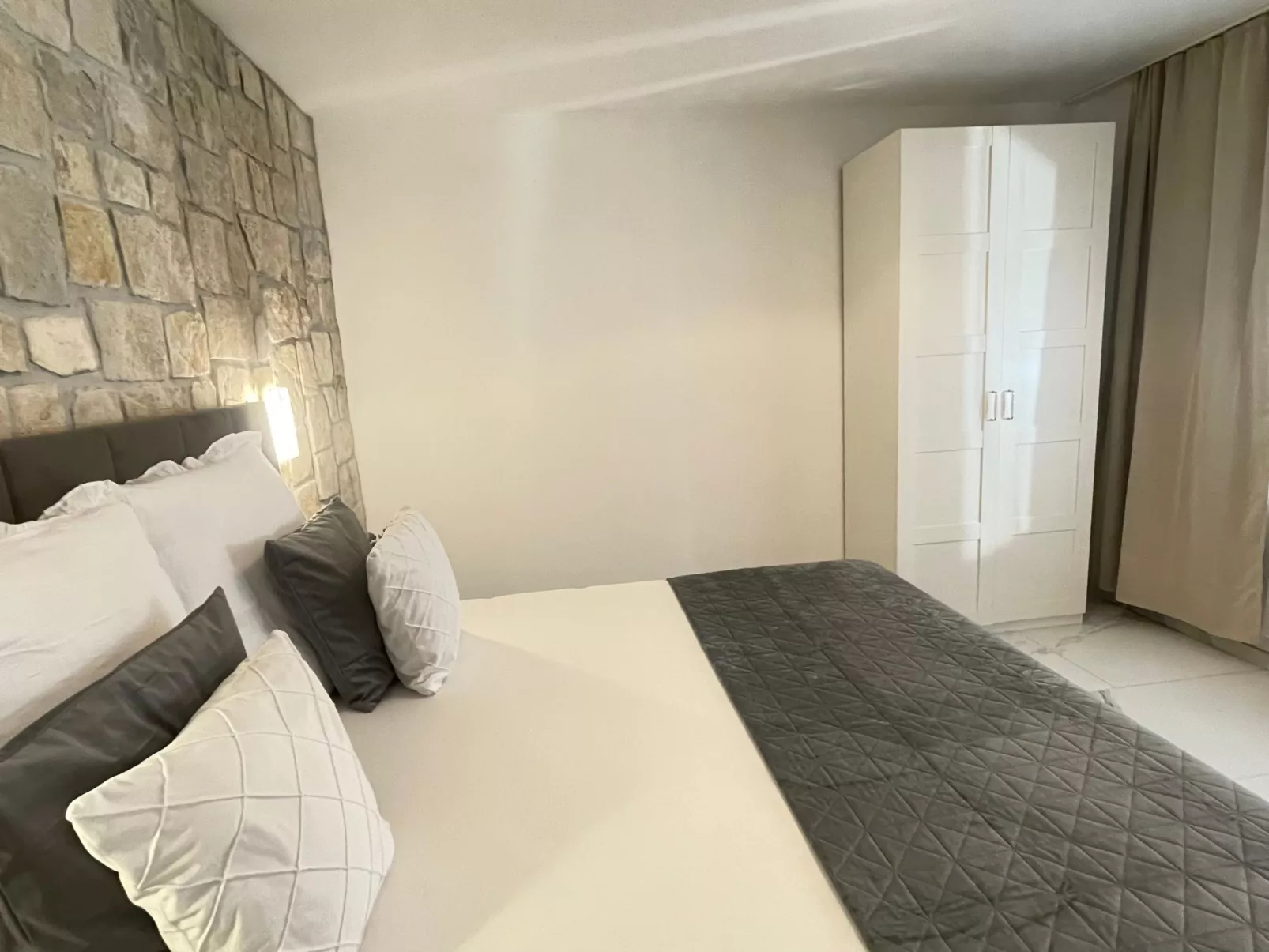 Stonehouse-Pag - Image-tags.info