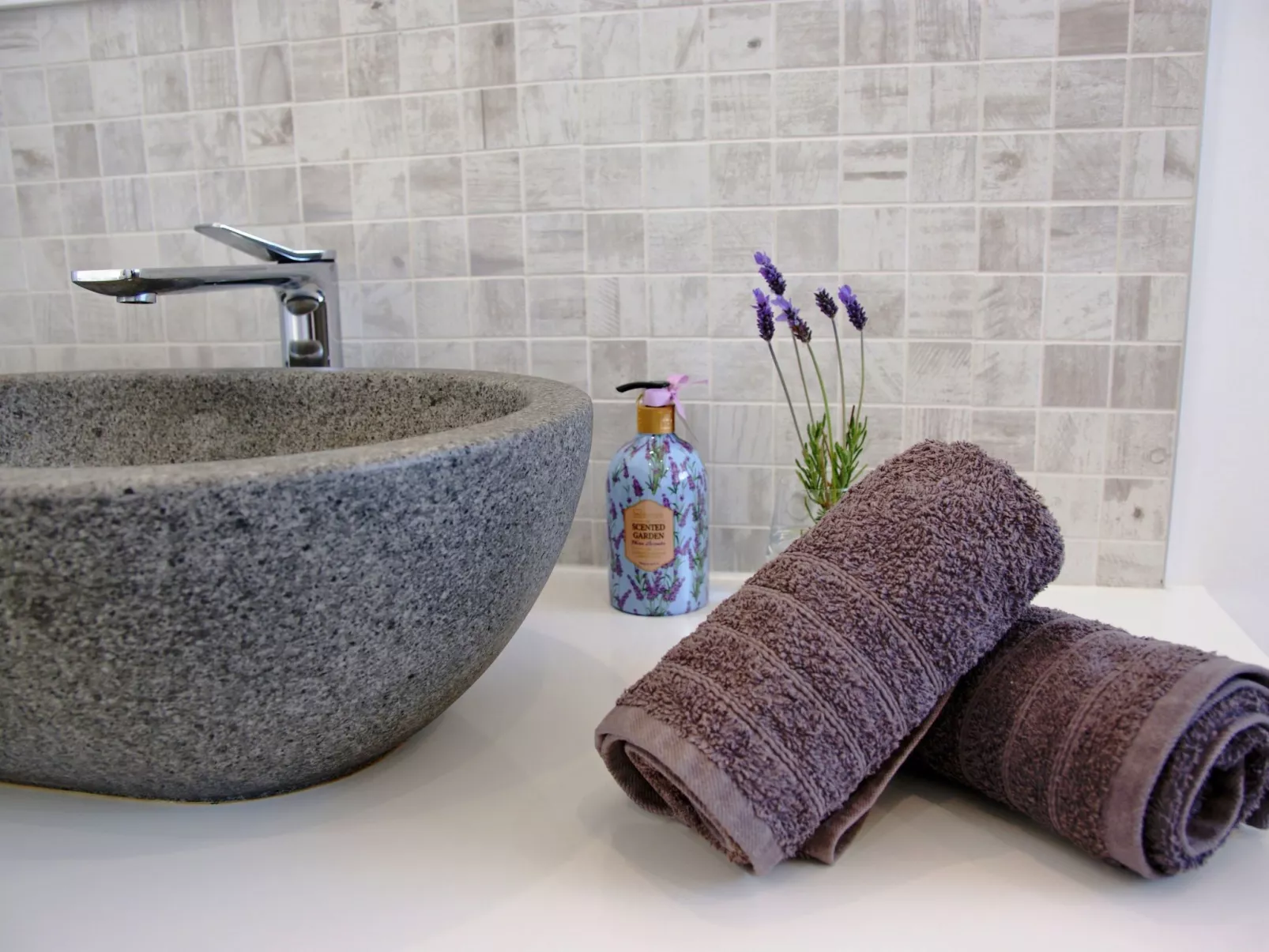 Moderne Architekten-Villa mit Infinity-Pool und Meerblick - Image-tags.info