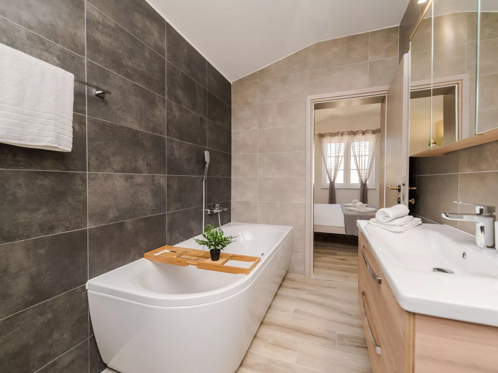 Neue Steinvilla mit beheiztem Pool in Strandnähe - Image-tags.info