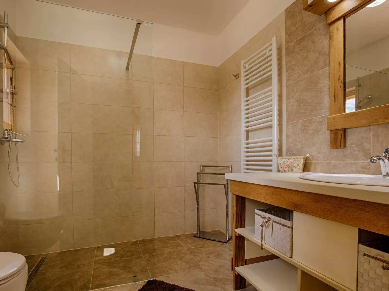 In Kras mit privatem Parkplatz - Image-tags.info