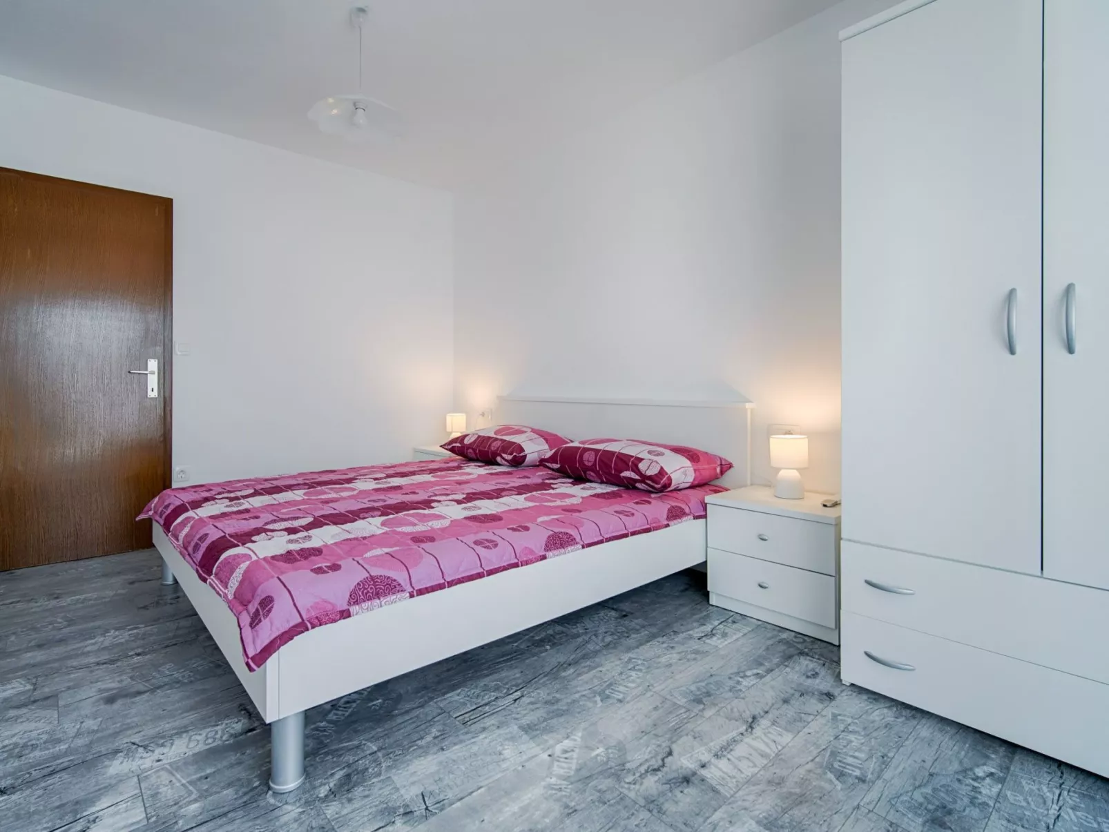 Schönes Haus in Pinezići mit privatem Parkplatz - Image-tags.info