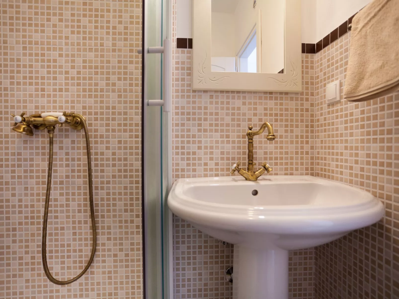 Luxuriöse Villa mit Pool inmitten der Natur - Image-tags.info