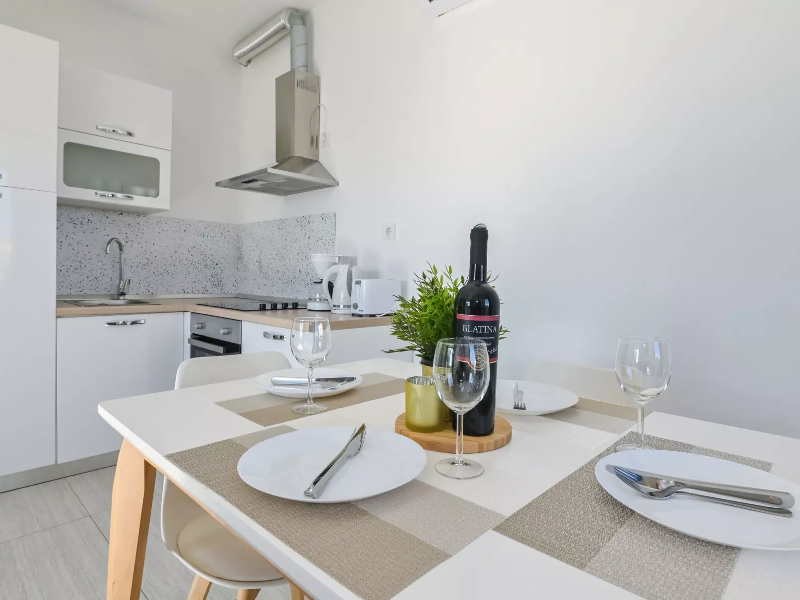 Mit Privatpool für 16 Personen ca. 160 m&sup2; in Novalja, Adriaküste Kroatien - Image-tags.info