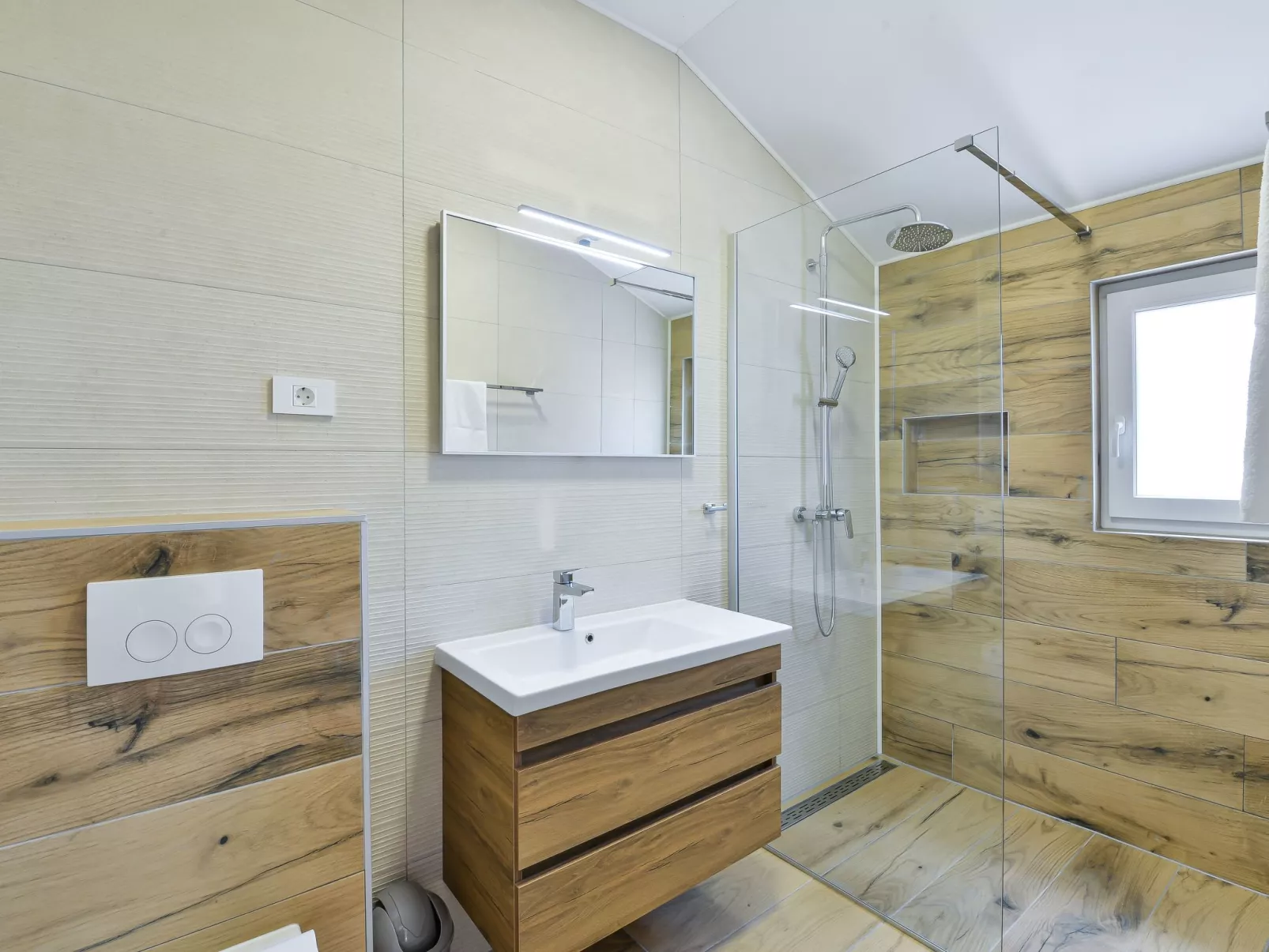 Neue Luxusvilla mit Schwimmbad, Sauna - Image-tags.info