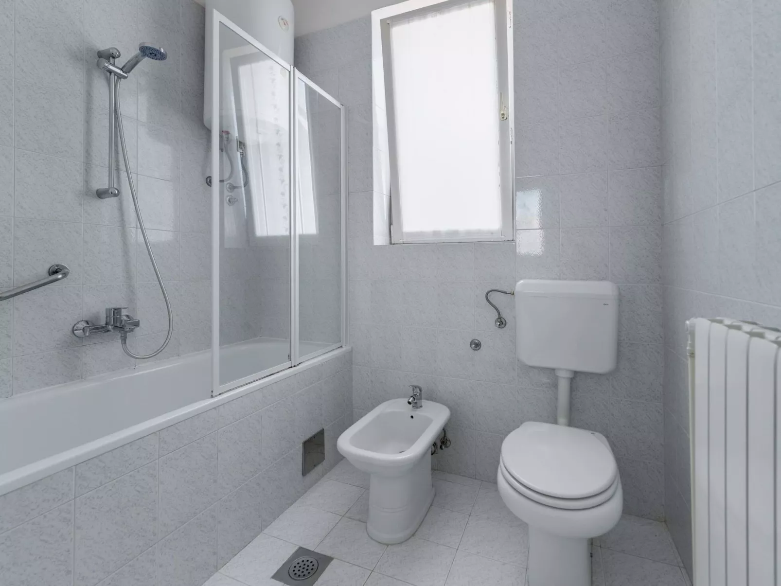 Mit Pool, großer Garten - Image-tags.info