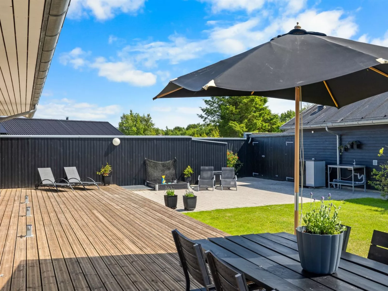 "Mildred" - 400m from the sea - Buiten