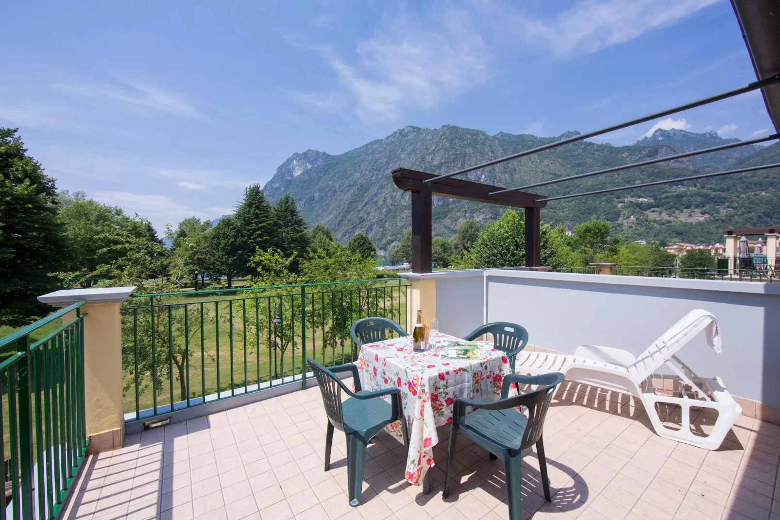 RESIDENCE PORTO LETIZIA - VILLAS-STUDIO 4 PAX VISTA LAGO PLUS 8213 - VSLP4 - Terrasbalkon