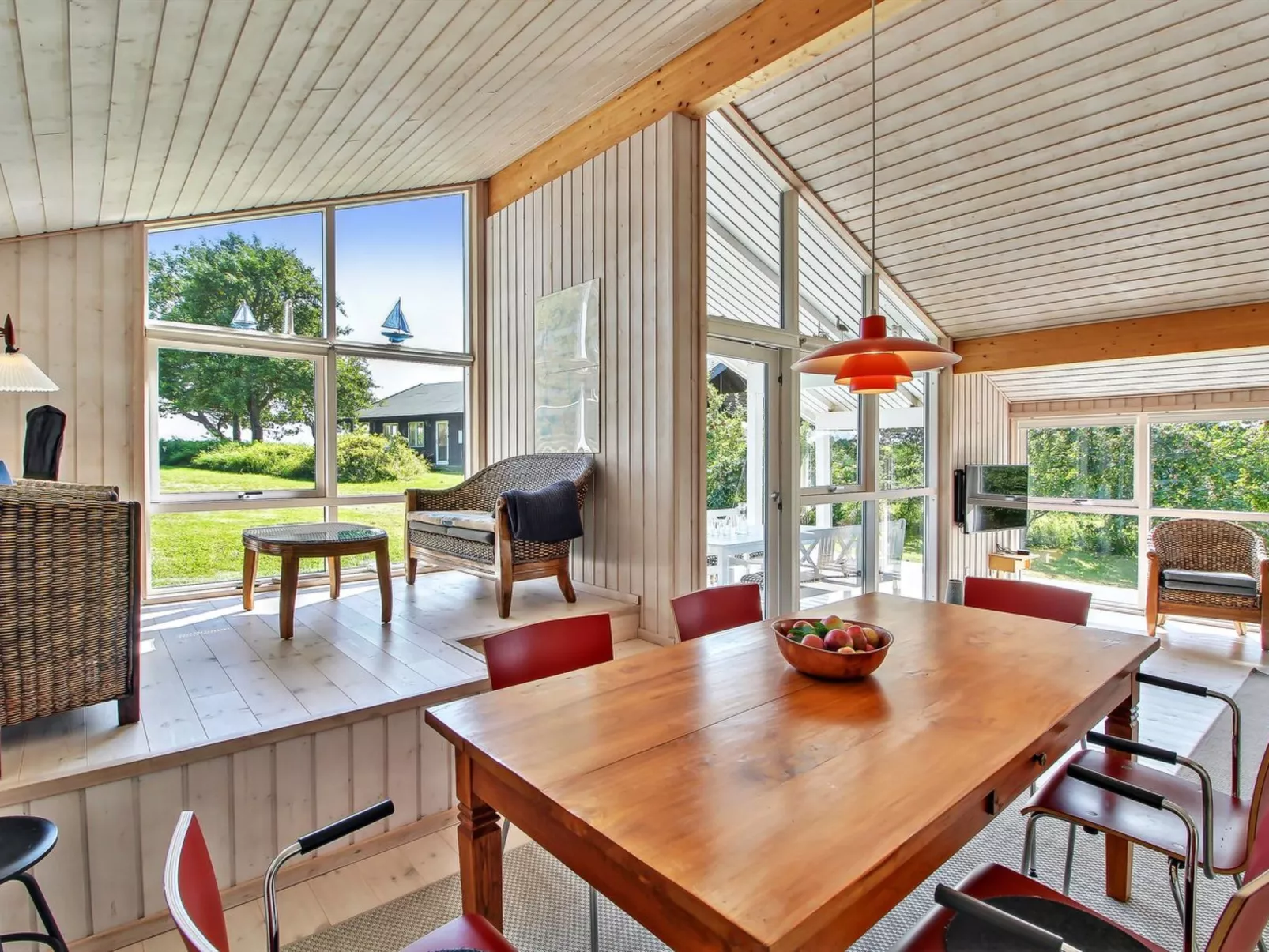 "Lilla" - 120m from the sea - Binnen