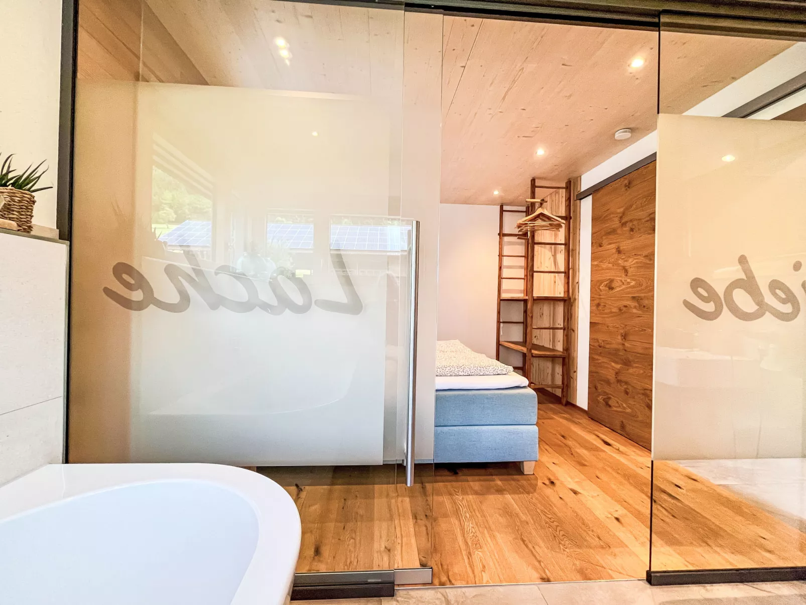 Kinast (HFT201)-Binnen