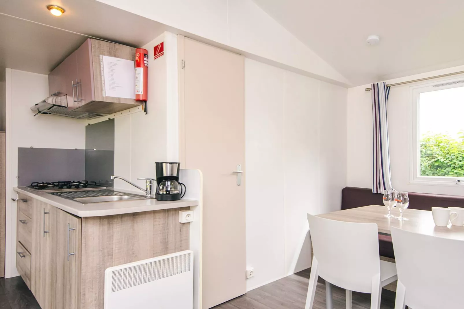 Mobile homes til 4 personer, medbad-Binnen