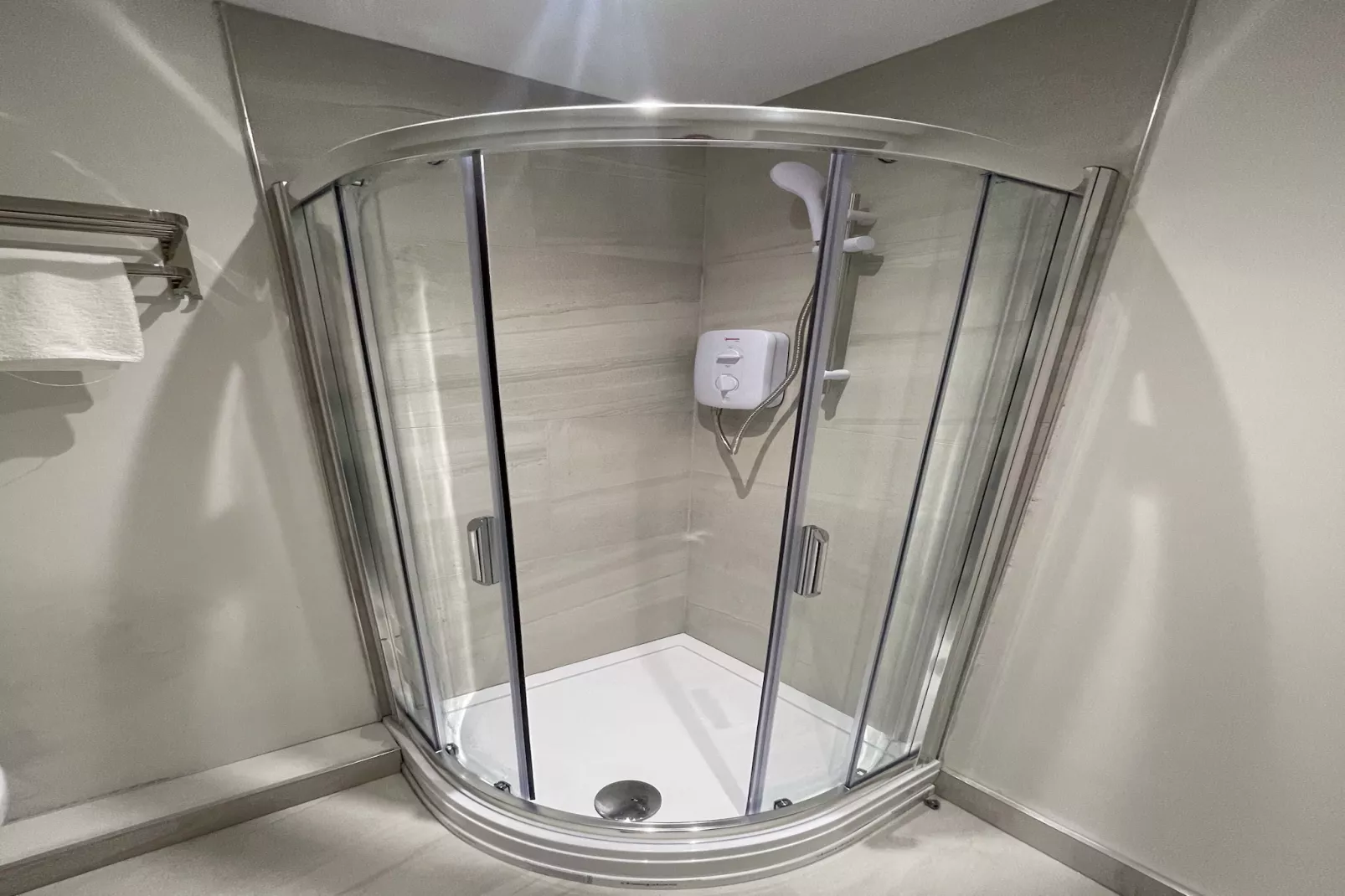 EN_MEH020_Superior Double Studio-Badkamer