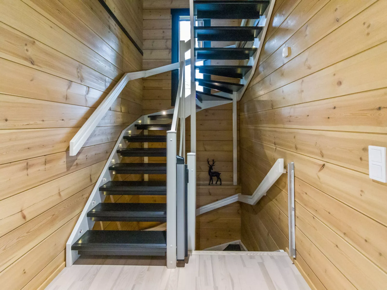 Villa valoisa - Binnen