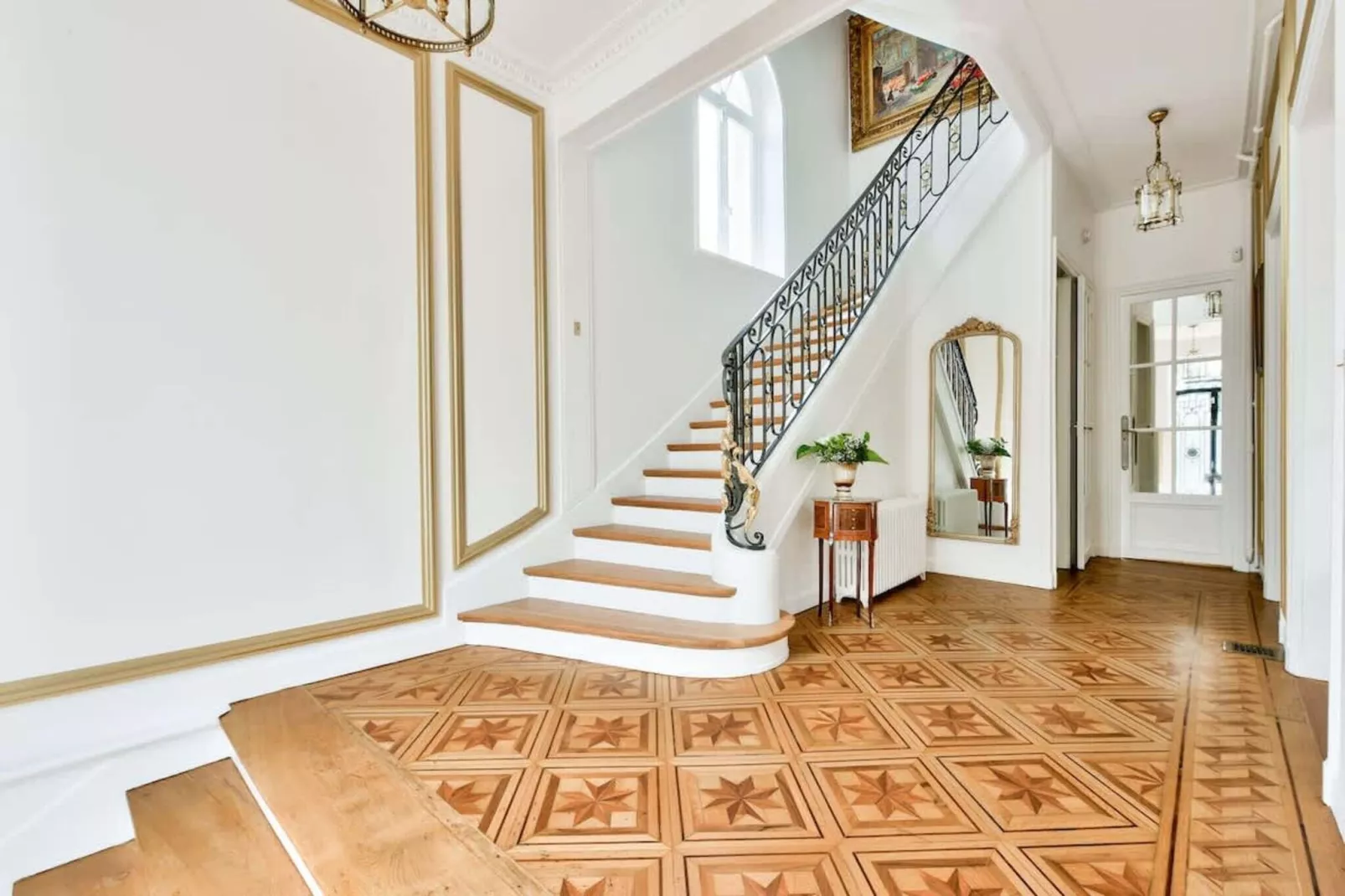 Noble demeure de luxe en plein coeur de Paris-Overloop