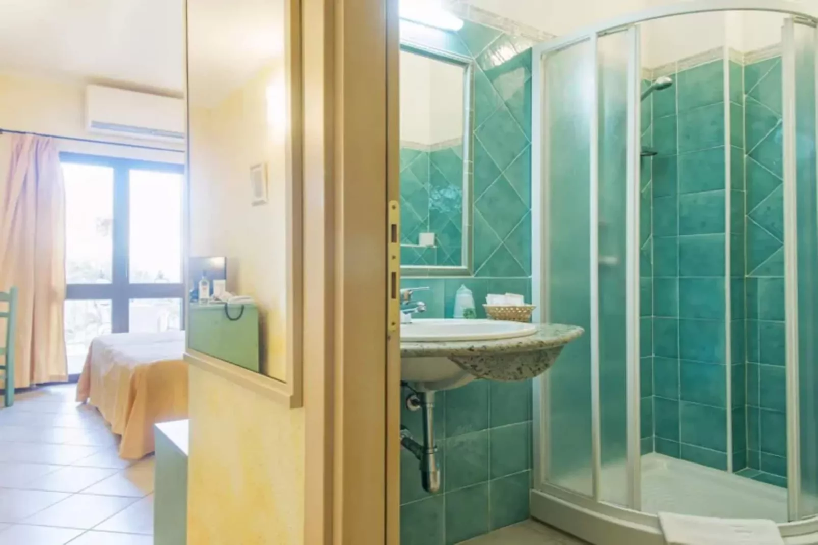 Residence Club Gli Ontani APARTMENT 2 BEDROOMS - 6 PAX - TYPE B R6B-Badkamer